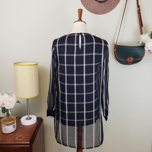 Vince Camuto Sheer Grid Pattern Long Sleeve NWT - Picture 2 of 6